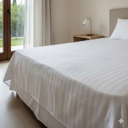 Ekonomik otel çarşafı 160x240cm tek kişilik pamuk polyester